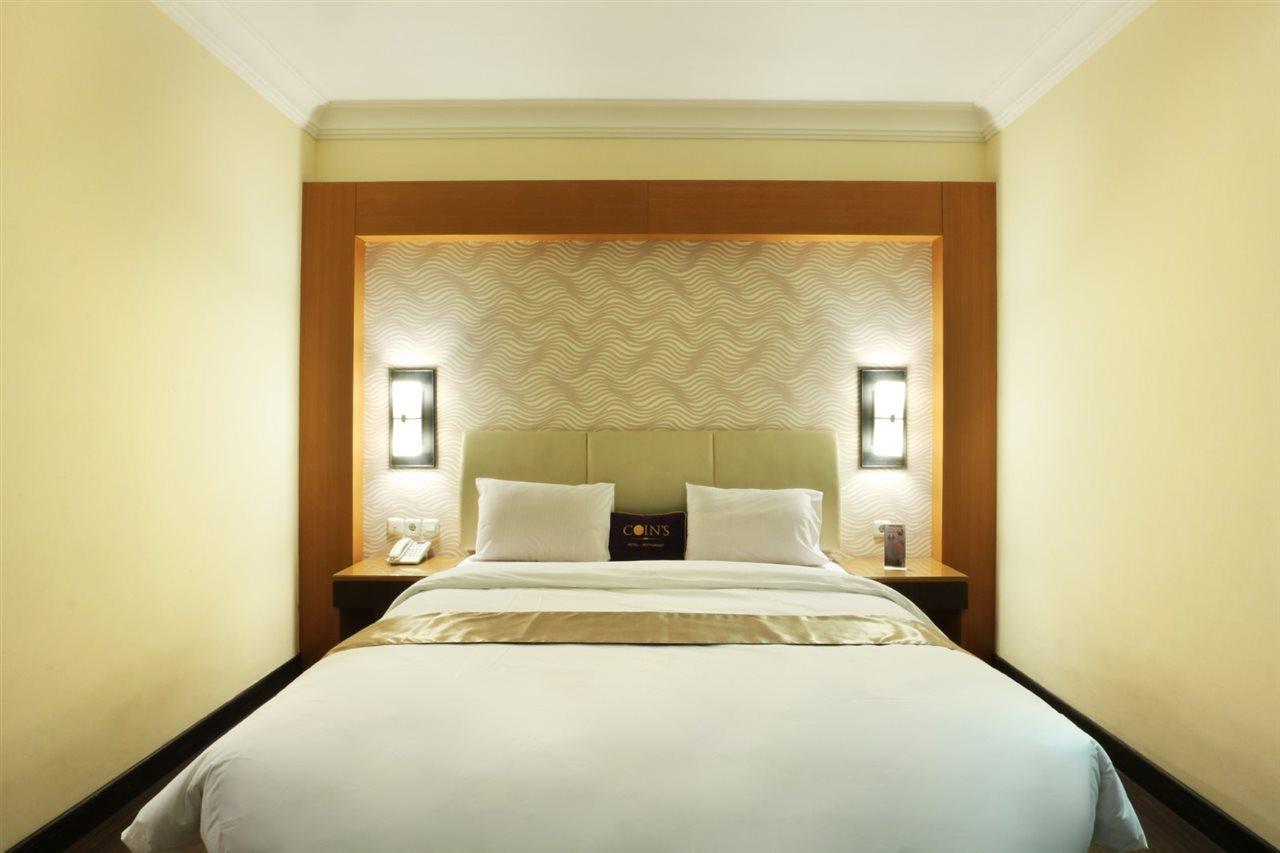 Coins Hotel Jakarta Exterior photo