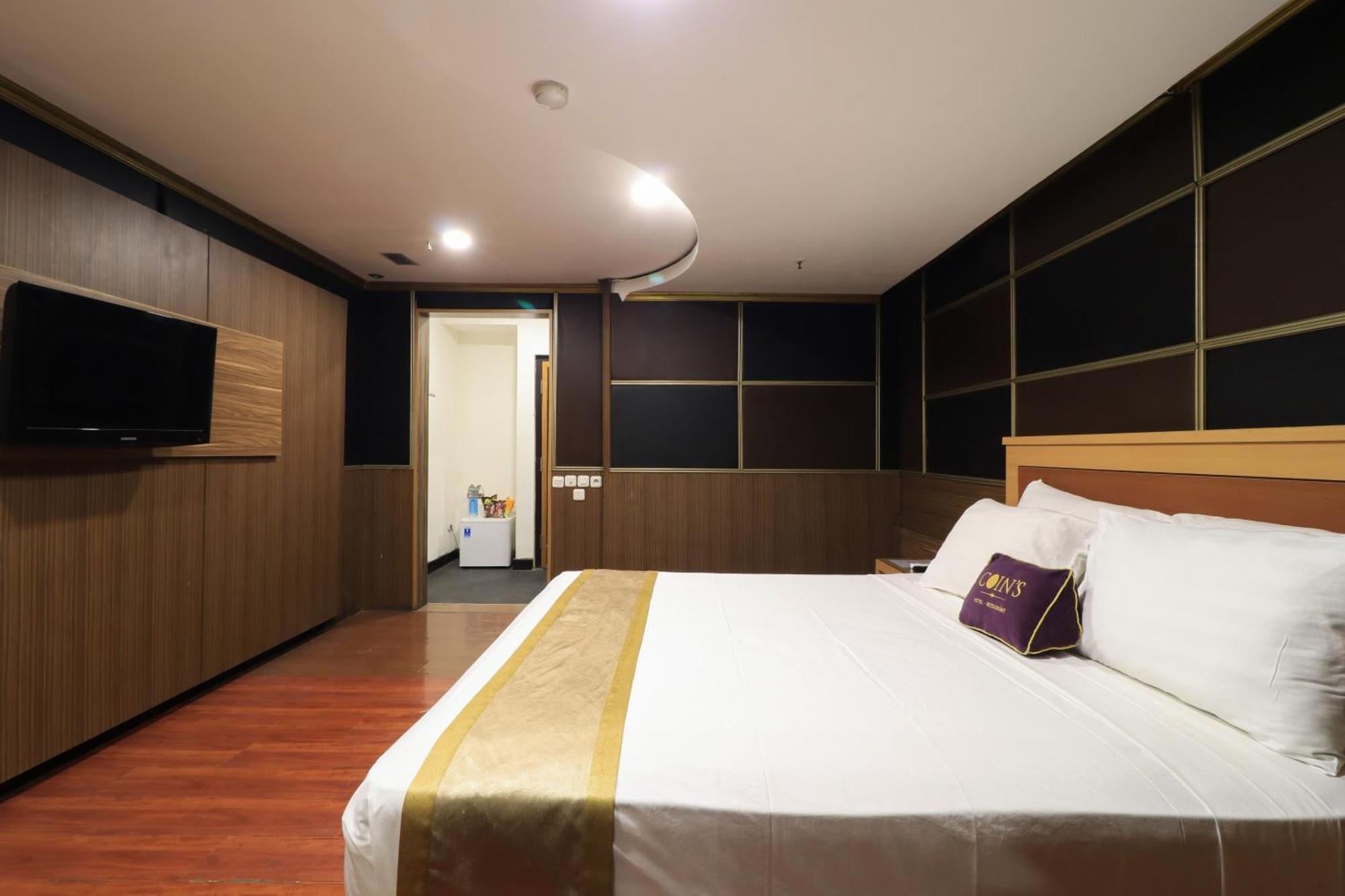 Coins Hotel Jakarta Exterior photo